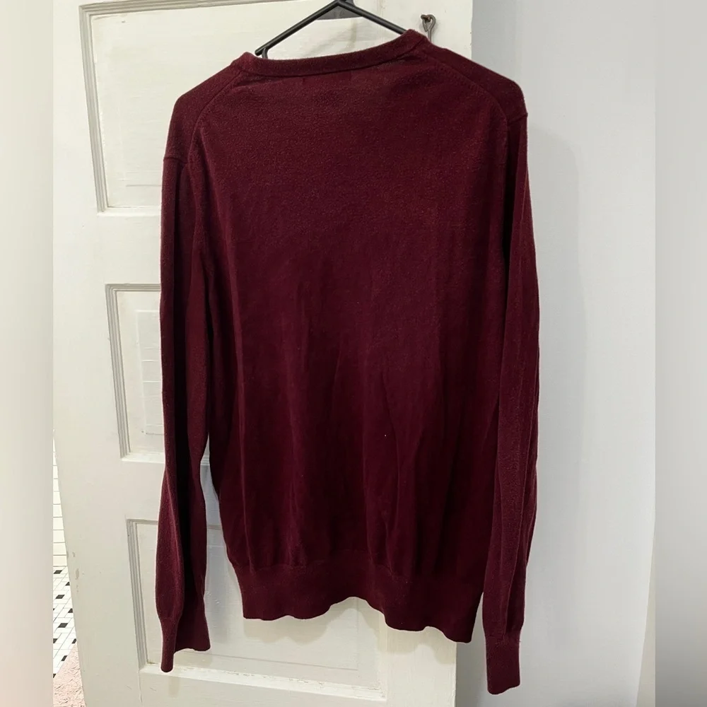 Banana‎ republic, maroon V-neck lightweight sweater